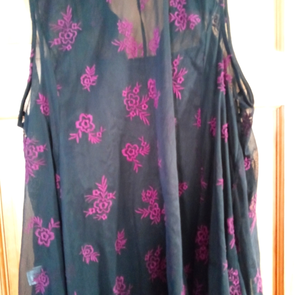 The Avenue black and purple sleeveless top